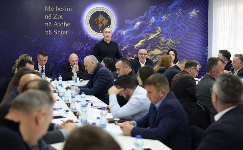 AAK-ja vendos që Shtabi Qendror Zgjedhor të udhëhiqet nga nënkryetari Ardian Gjini dhe ai pritet të marrë postin e kryetarit të partisë.