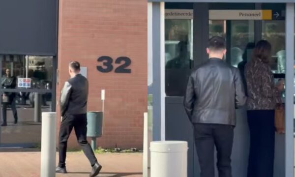 Arian Tahiri viziton Hashim Thaçin dhe Kadri Veselin në Hagë