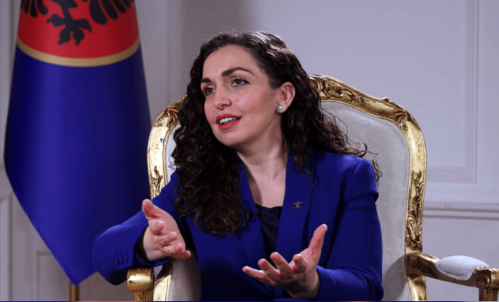 Komentet e presidentes Osmani në Gjykatën Kushtetuese për dekretin përfshijnë si argumente deklaratat e Kurtit, Haxhiut, Muratit dhe aktgjykimin e vitit 2020.