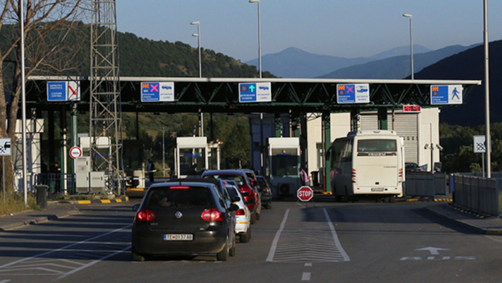 Rregullat e reja për të huajt dhe automjetet në Kosovë: ndikimet dhe sfidat