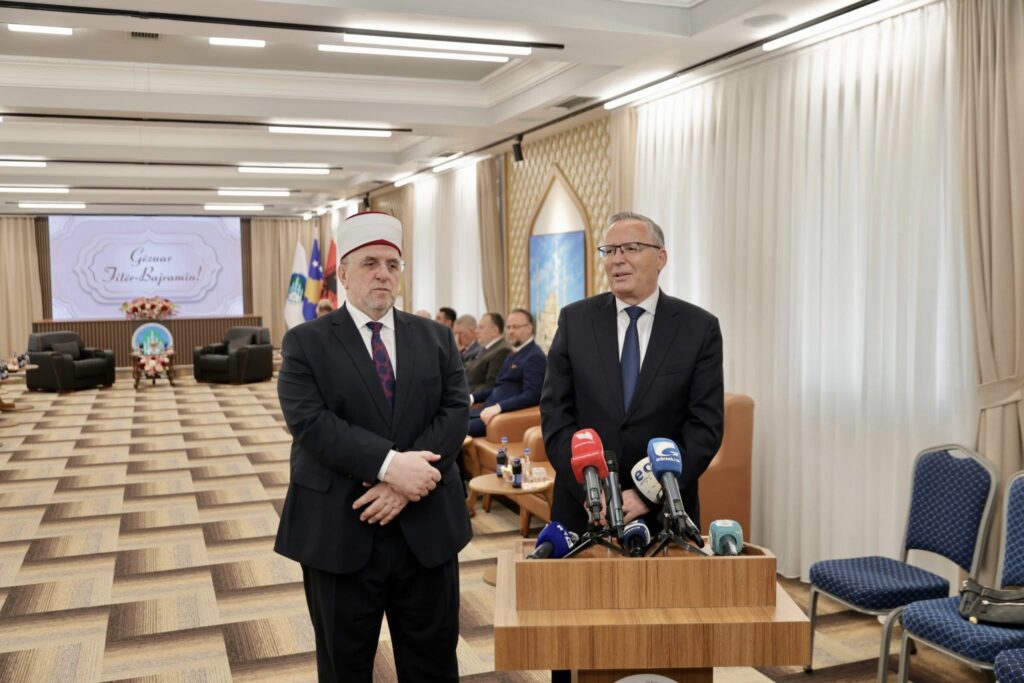 Bedri Hamza uron besimtarët myslimanë për Fitër Bajramin dhe thekson solidaritetin