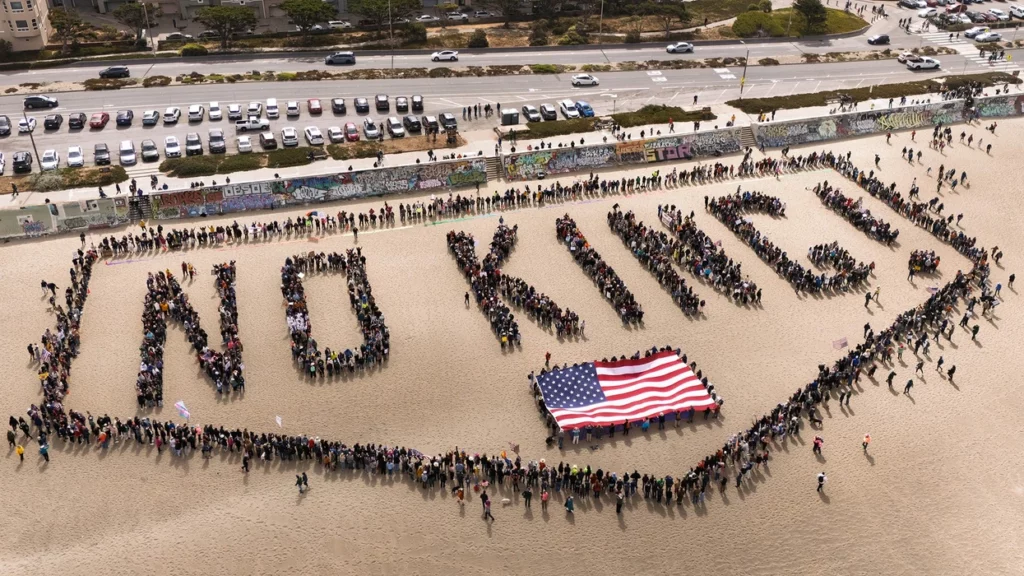 Protesta masive në SHBA kundër Donald Trumpit