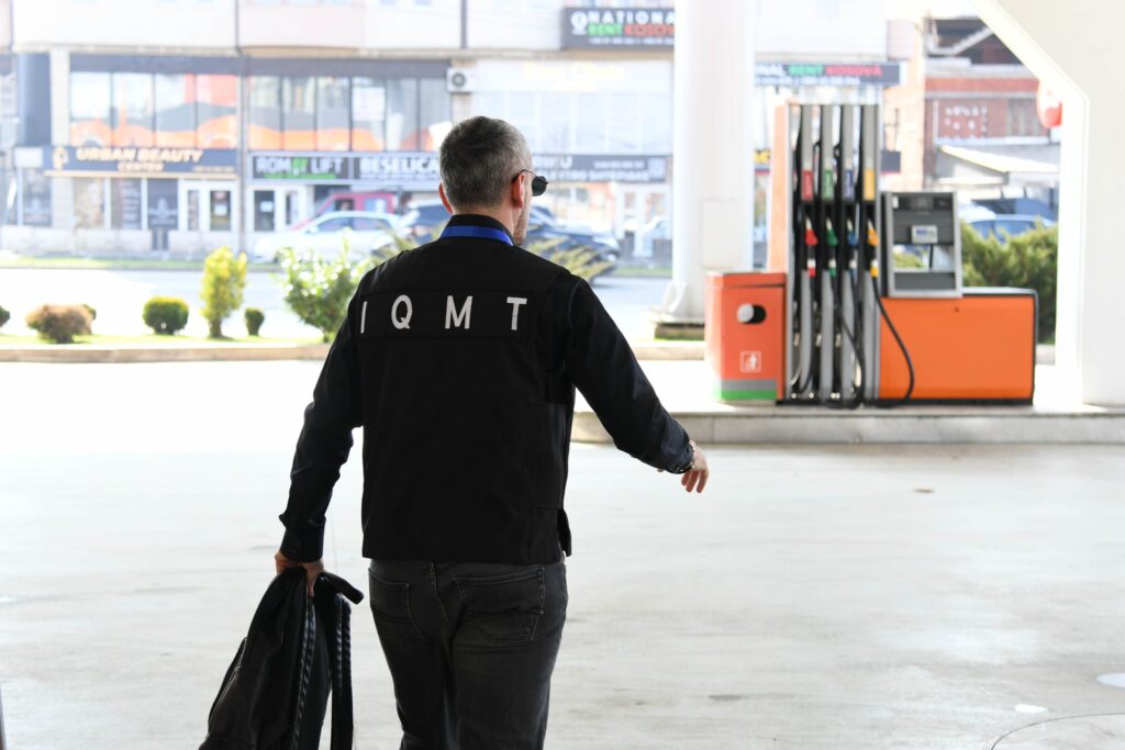 Autoritetet kanë realizuar një aksion të gjerë inspektimi në bashkëpunim me Administratën Tatimore dhe Autoritetin e Konkurrencës për kontrollin e tregut të derivateve të naftës në Kosovë.