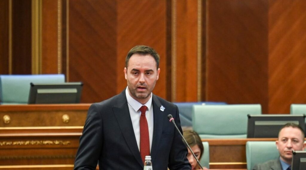 Glauk Konjufca prezantohet si kandidati i VV-së për President të Kosovës