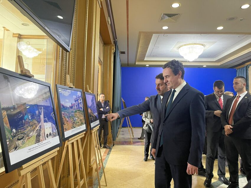 Hapet ekspozita “Tri ditë që ndryshuan historinë” në Kuvendin e Kosovës