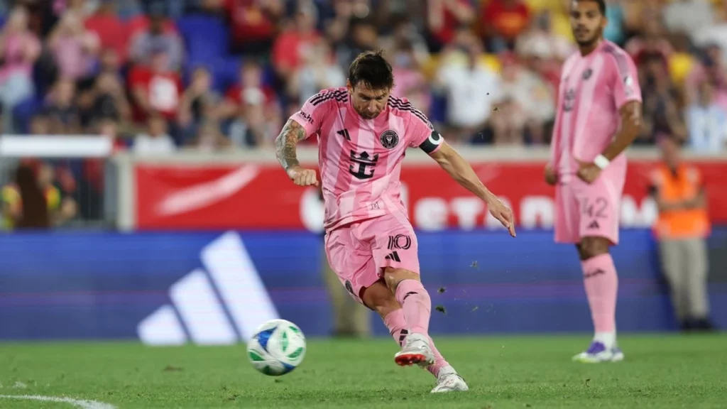 Lionel Messi shpallet lojtari më vendimtar i vitit 2025