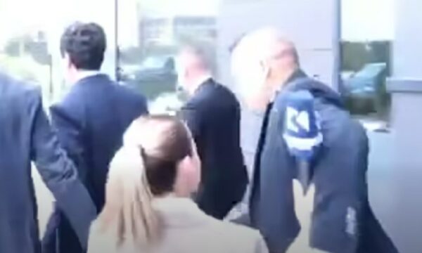 AGK dënon pengimin e gazetares Vesa Hoda nga mbrojtja e Kurtit