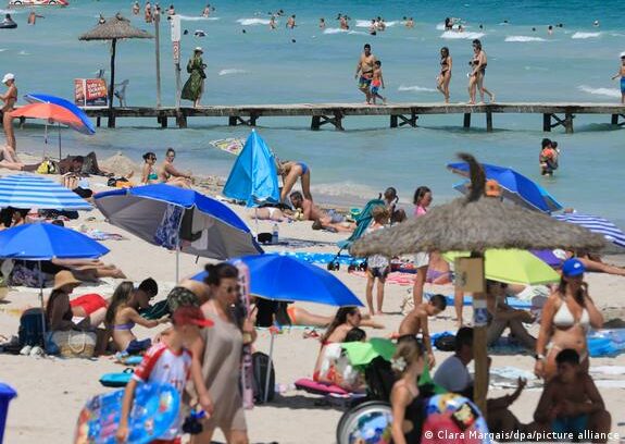 Spanja pret rekord turistik me dyndjen e turistëve këtë verë