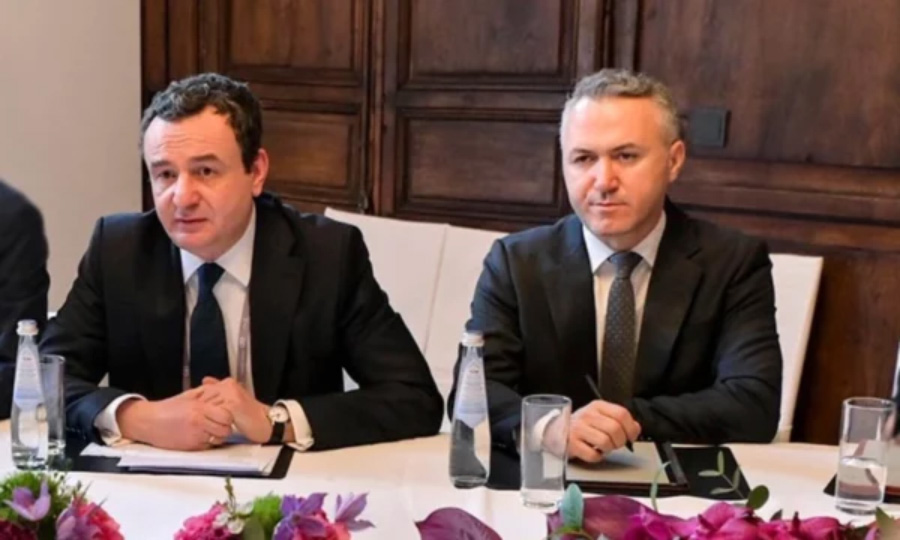 Jeton Zulfaj kundërshton Vjosa Osmanin duke theksuar se heqja e masave të BE-së ndaj Kosovës erdhi pas një procesi të gjatë diplomatik dhe zgjedhjeve në komunat veriore.