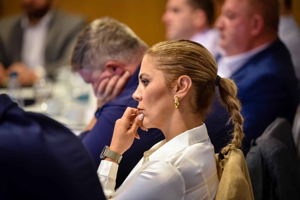 Blerta Deliu kritikon Albin Kurtin për stagnim ekonomik dhe dobësim ndërkombëtar të Kosovës