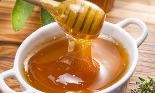 Mjalti, trajtimi më i mirë natyral për kollën akute