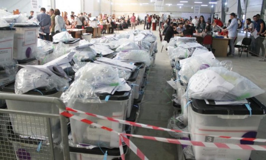 Dyshimet për manipulim të votave të diasporës ndezin thirrjet për hetim të menjëhershëm