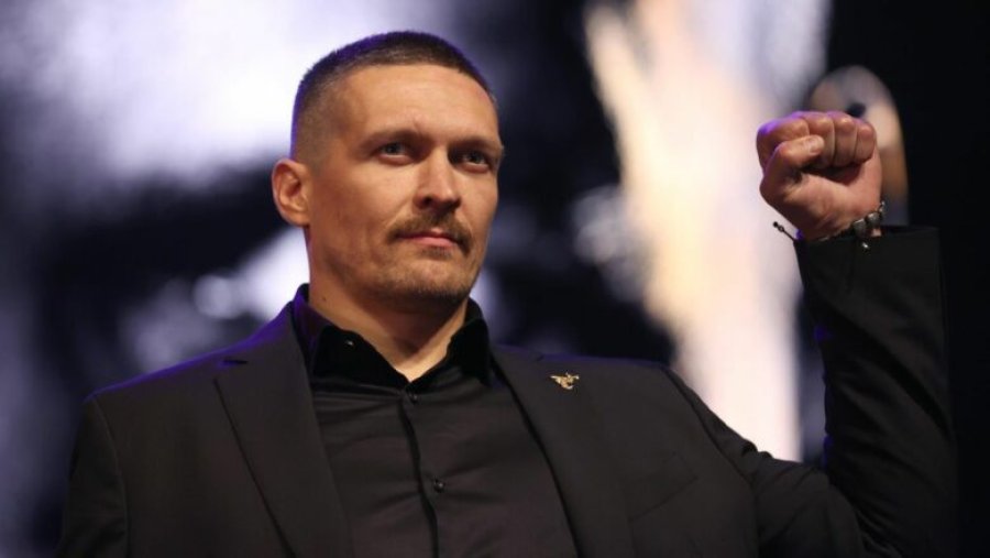 Dueli spektakolar Usyk-Verhoeven nën hijen e Piramidave të Gizës