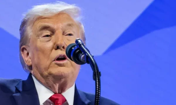 Donald Trump ka shtuar Omanin në listën e vendeve që kërcënon me sulme ushtarake për kontrollin e Ngushticës së Hormuzit.