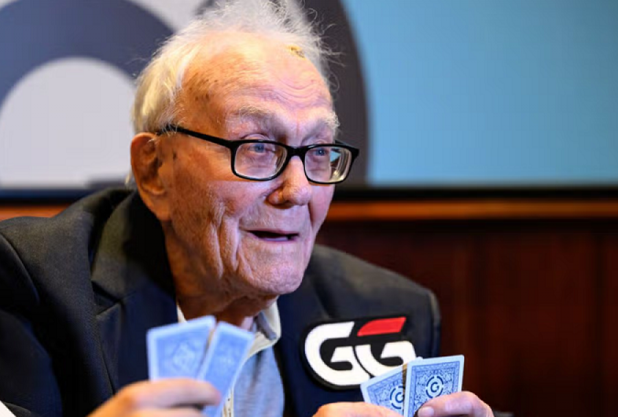 Lojtari 100-vjeçar që thyen rekorde në botën e pokerit