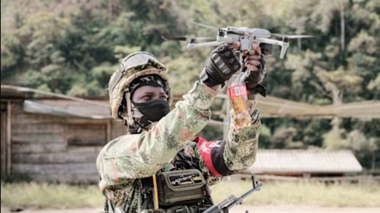 Kartelët kolumbianë përfitojnë nga përvoja ushtarake në Ukrainë për luftën me dronë