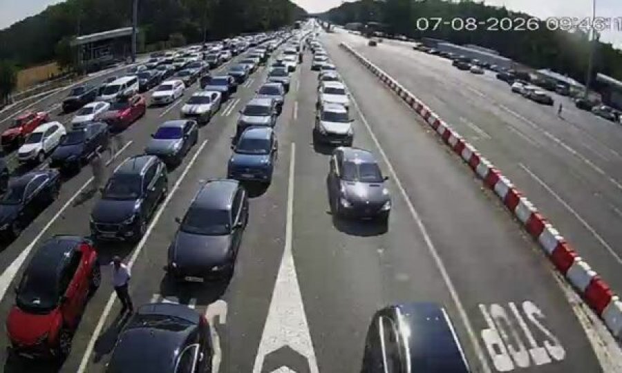 Fluksi veror krijon kolona kilometrike në kufirin Serbi-Kroaci