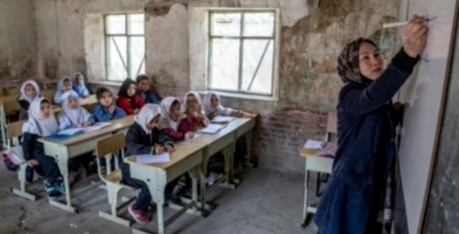 Afganistan: Mijëra vajza të përjashtuara nga arsimi i mesëm nën qeverisjen talebane