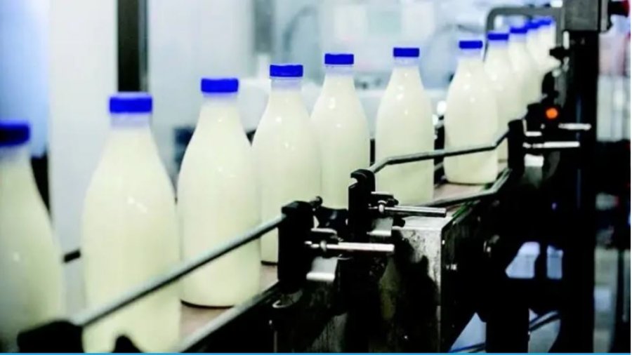 Shoqata e Industrisë së Qumështoreve të Kosovës konfirmon legjitimitetin e vetëm të Ramadan Memajt si kryetar sipas vendimeve gjyqësore të 16 dhjetorit 2025.