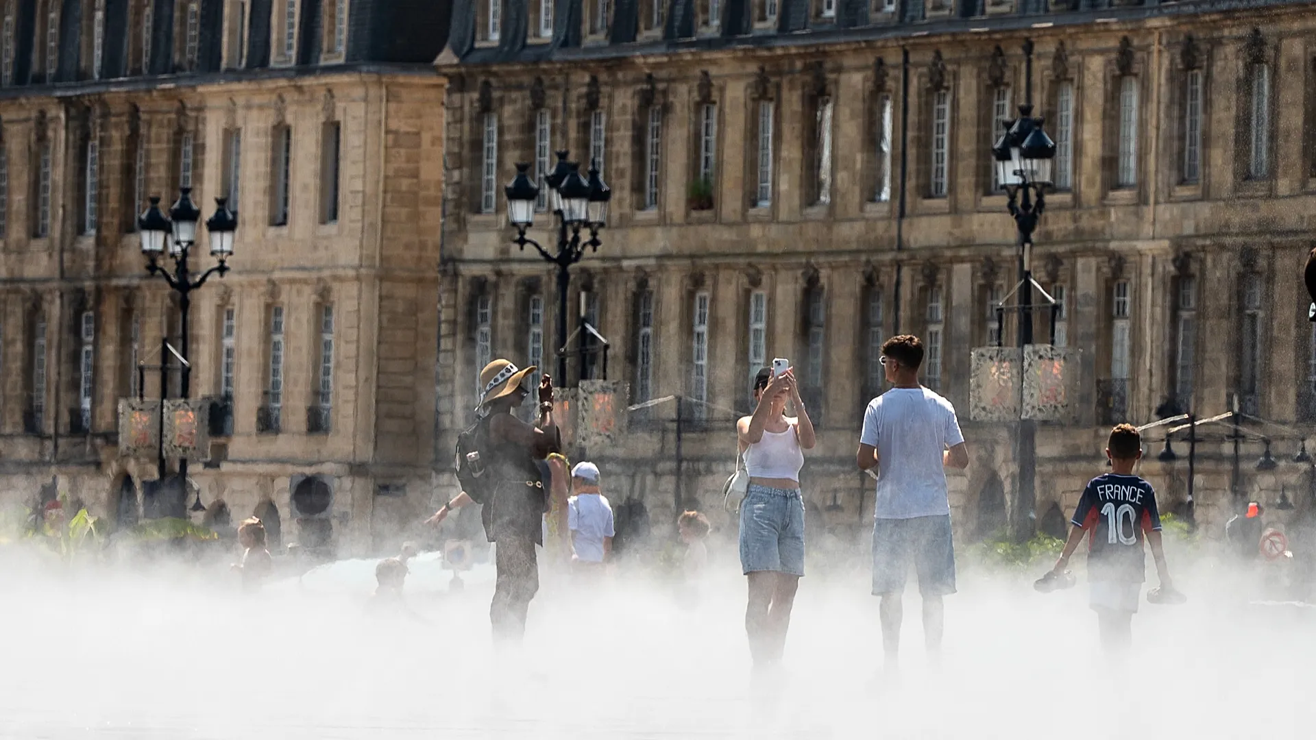 Valë e re temperaturash ekstreme përfshin Evropën, miliona njerëz në rrezik