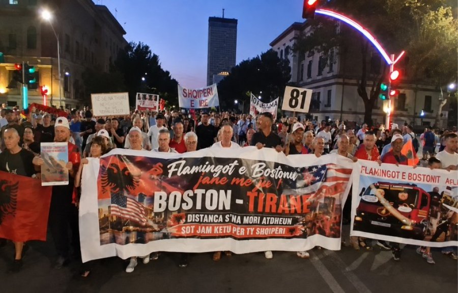 Protesta e 81-të në Tiranë: Qytetarët kërkojnë ndryshime rrënjësore