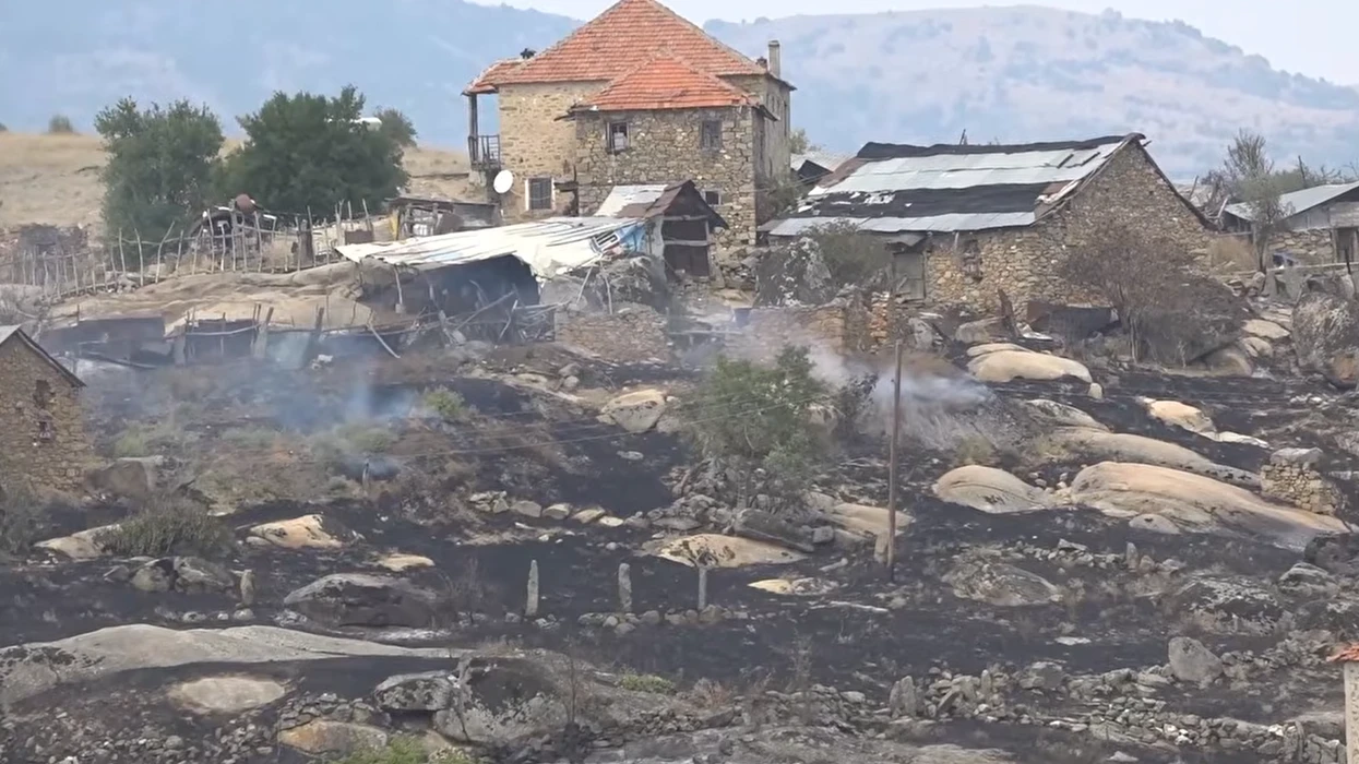 Zjarri shkatërrues në fshatin Çanishtë: 15 shtëpi në flakë dhe sfidat e fikjes