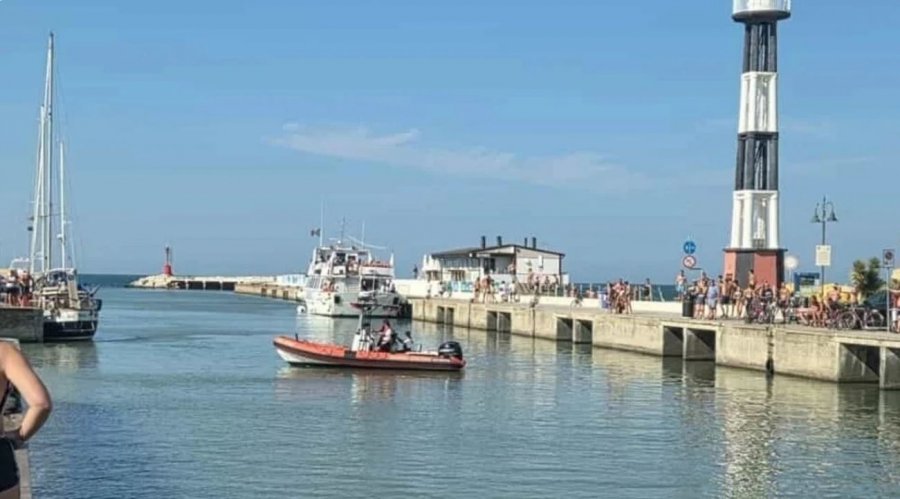 45-vjeçari shqiptar është arrestuar nga karabinierët në Itali për tentativë vrasjeje ndaj bashkëshortes së tij në portin e Cattolica-s.