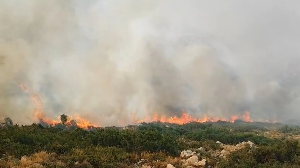 Shqipëria përballet me 20 vatra zjarri, 9 prej tyre ende aktive