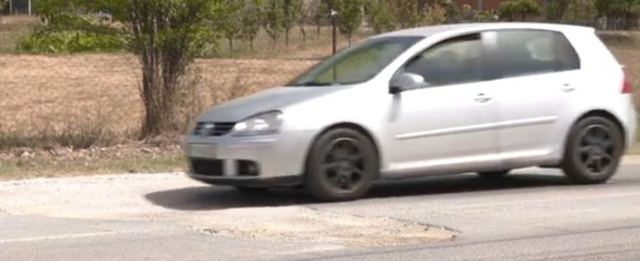 Banorët e Shajkovcit në ankesa për rrugën e dëmtuar prej muajsh, premtim për riparim të shpejtë