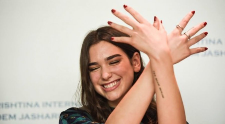 Dua Lipa dhe Lea Ypi diskutojnë për Shqipërinë: Historia dhe sfidat e sotme