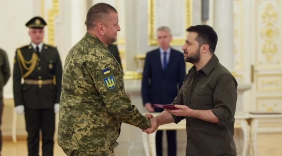 Sfida e re në Ukrainë: A do të rivalizojë Zaluzhnyi Zelenskyn në presidencë?