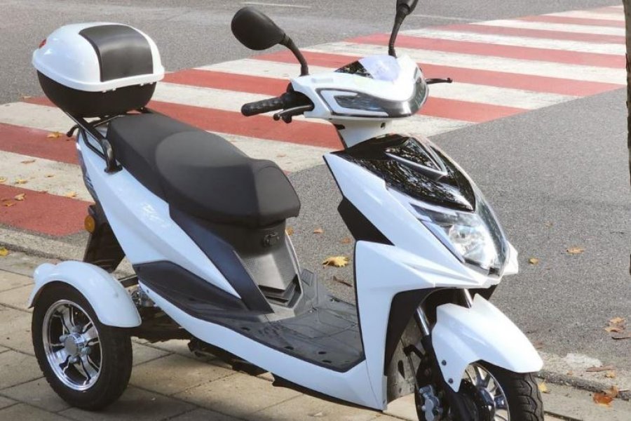 Zhurma dhe shpejtësia e motoçikletave sfidë për Tiranën