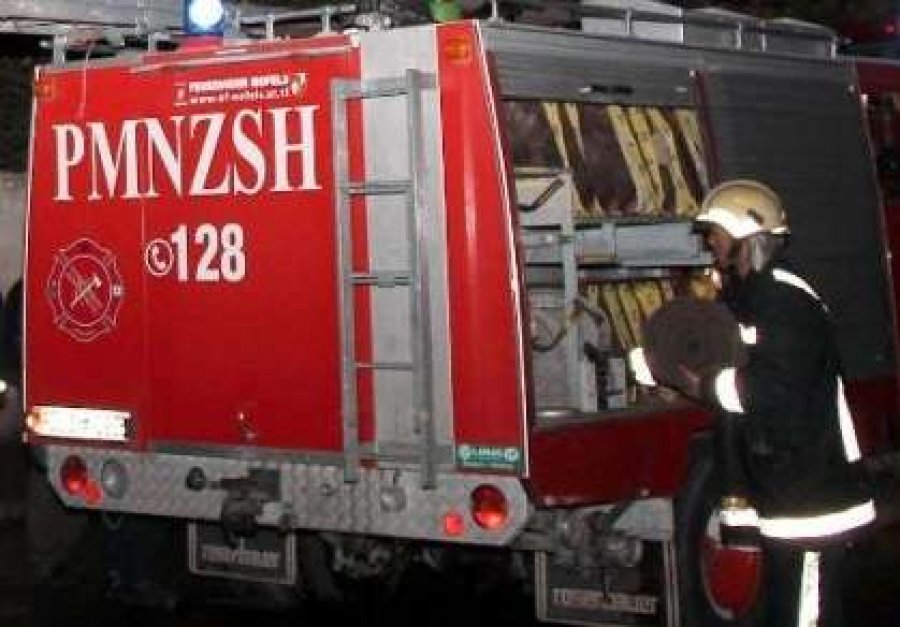 Flakët përfshijnë 5 makina të tonazhit të rëndë në një gurore në Kurbin