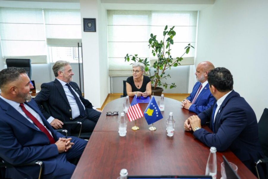 Gërvalla ka pritur një delegacion amerikan të kryesuar nga Robert “Bobby” Kasprzak, Roy Miller dhe Theodore Robert Maloney.