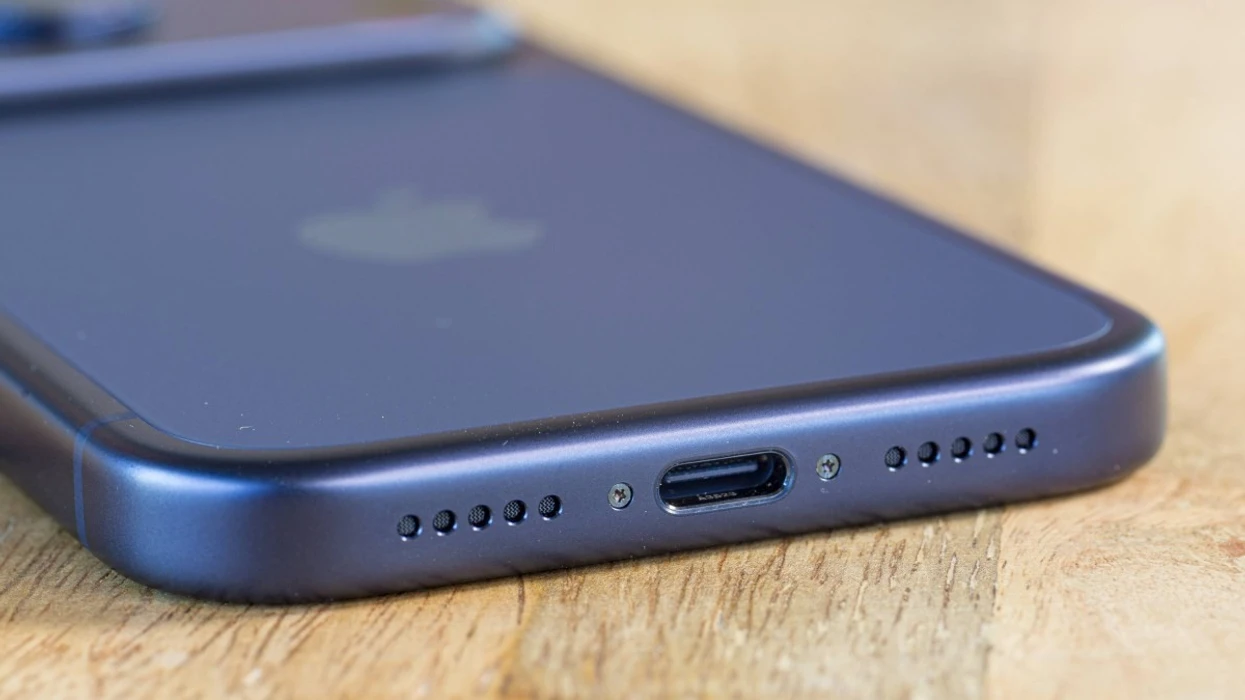 iPhone 18 Pro pritet të jetë rreth 2 mm më i trashë se iPhone 17 Pro.