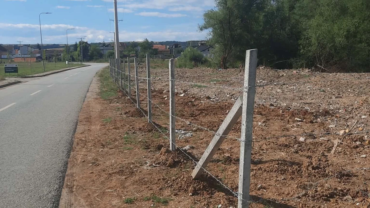 Banorët e Drenocit transformojnë hapësirën publike pa ndihmën e komunës