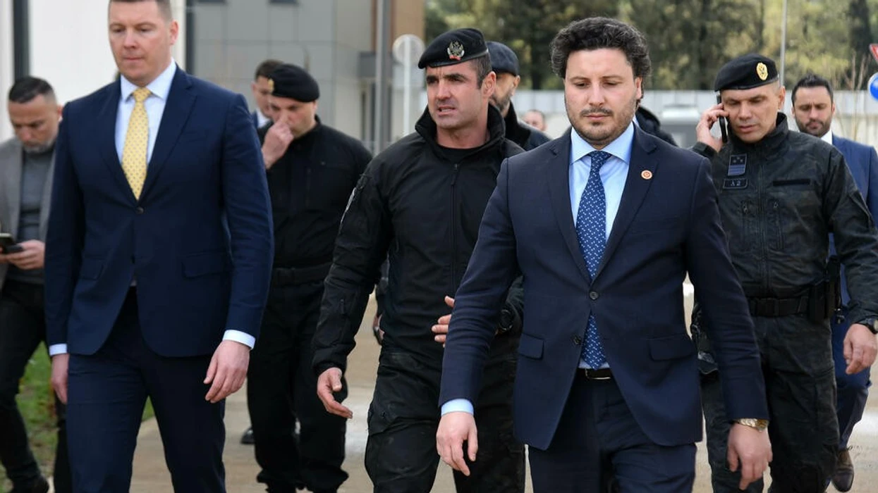 Hetimi për shtetësinë e nderit të dhënë biznesmenit kosovar në Mal të Zi