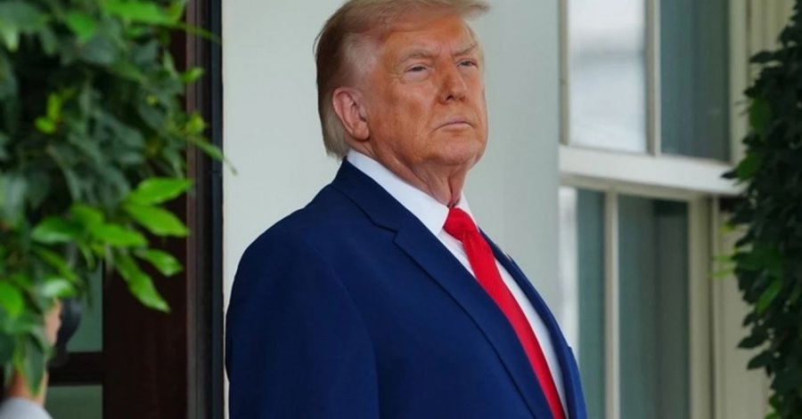 Trump vendos tarifa të reja prej 10% deri në 12.5% për importet nga 60 partnerë tregtarë duke filluar nga ora 12:01 e së premtes.