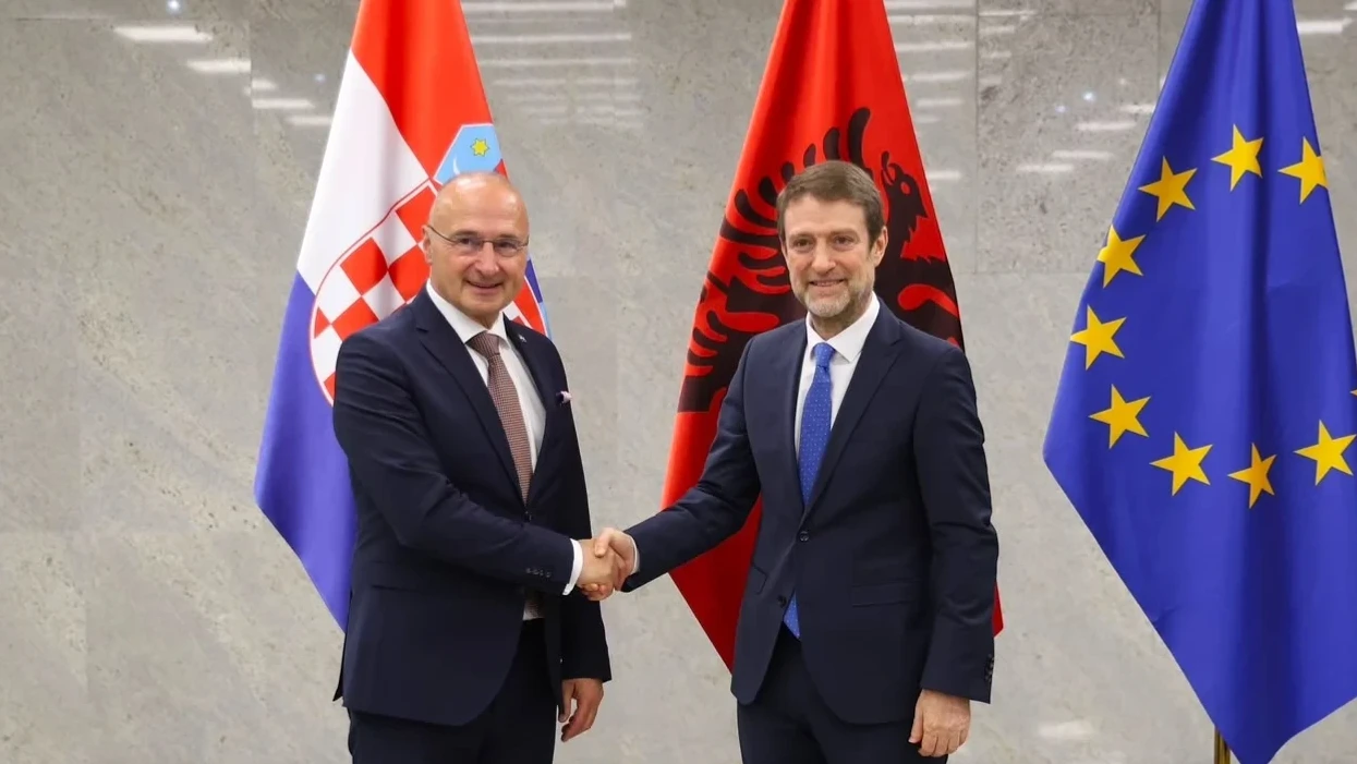 Retorika nacionaliste dhe tensionet në Ballkan: Përgjigjja e Shqipërisë ndaj deklaratave të Vuçiqit