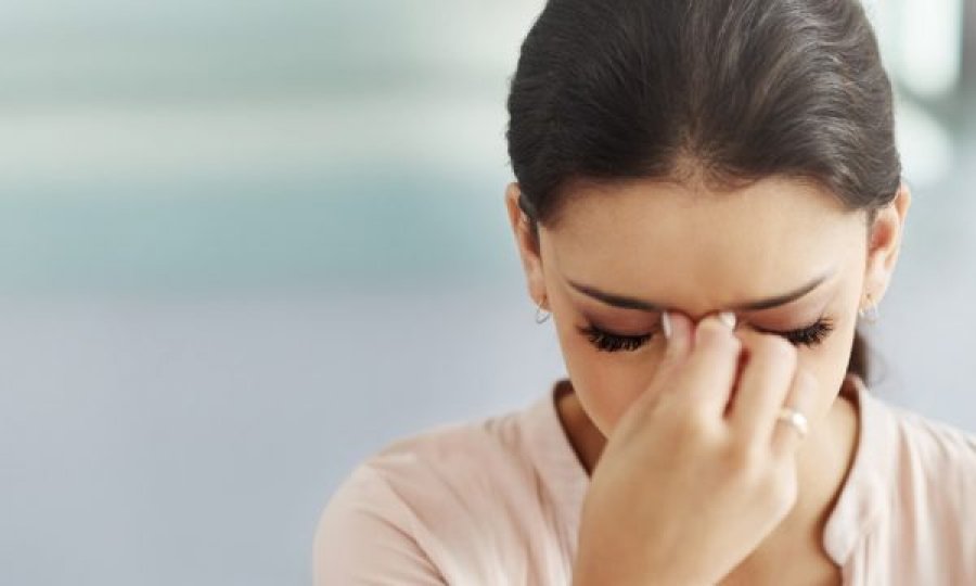 Kur duhet të shqetësoheni për dhimbjen e kokës?