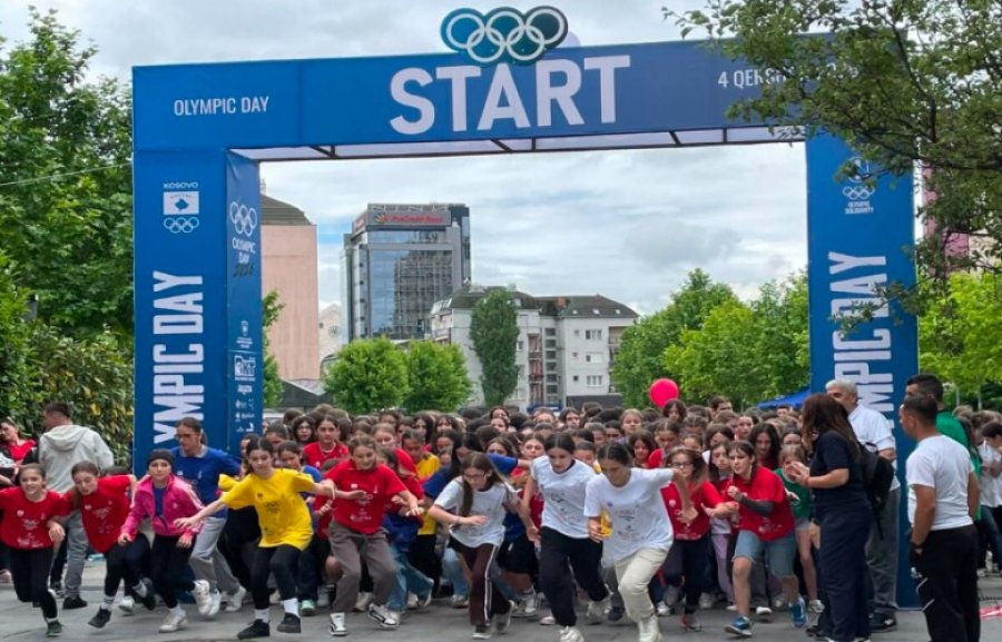 Mbi 1300 nxënës nga mbi 12 shkolla të Prishtinës morën pjesë në vrapimin olimpik në kuadër të “Javës Olimpike”.