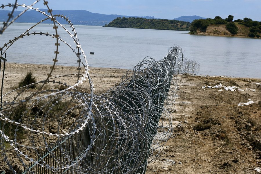 Gardhi rrethues në Zvërnec dhe Akërni po çmontohet pas largimit të rojeve