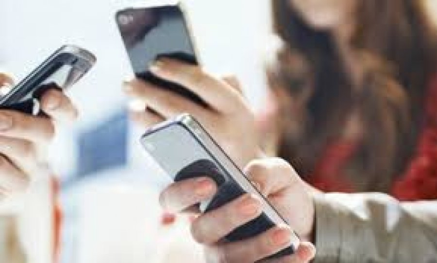 Si ndryshon truri kur shkruani mesazhe në celular?