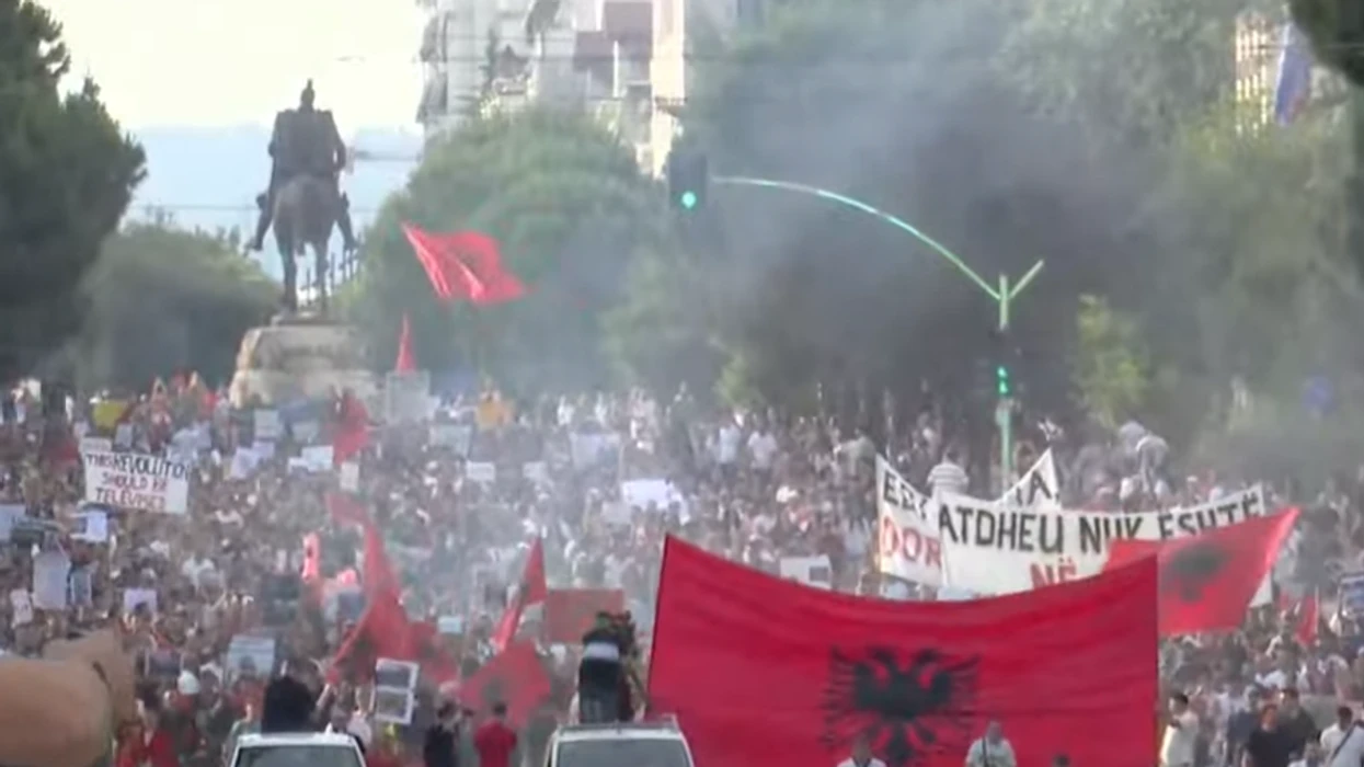 Protesta e 7-të në Tiranë për zonat e mbrojtura dhe kërkesat politike