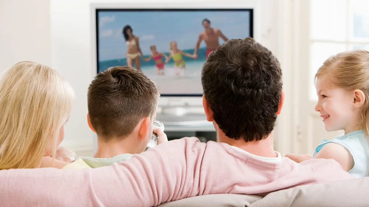 Si të vendosni televizorin për një shikim perfekt dhe pa lodhje