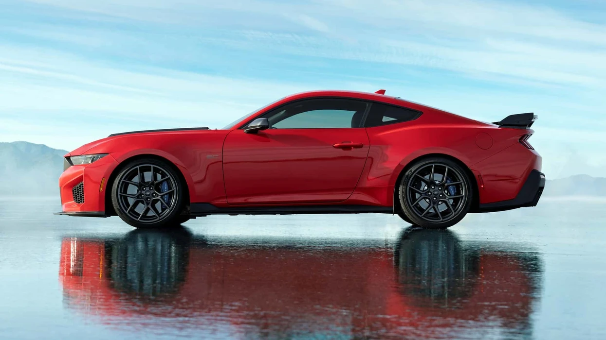 Ford konfirmon planet për një Mustang me katër dyer dhe modele të reja nën 40,000 dollarë.