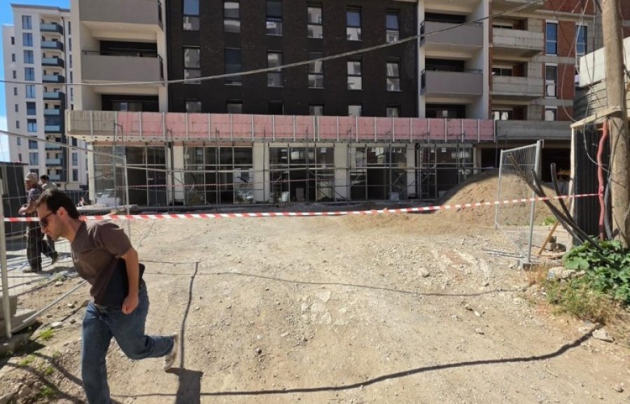 Komuna e Mitrovicës ndalon punimet pa leje me shiritat e inspektorëve