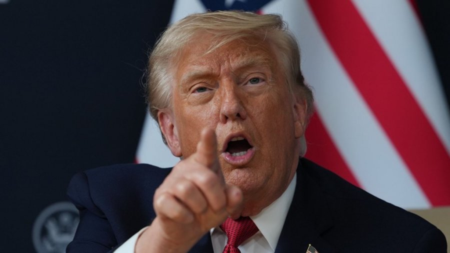 Trump firmos marrëveshjen historike me Iranin në një hap elektronik
