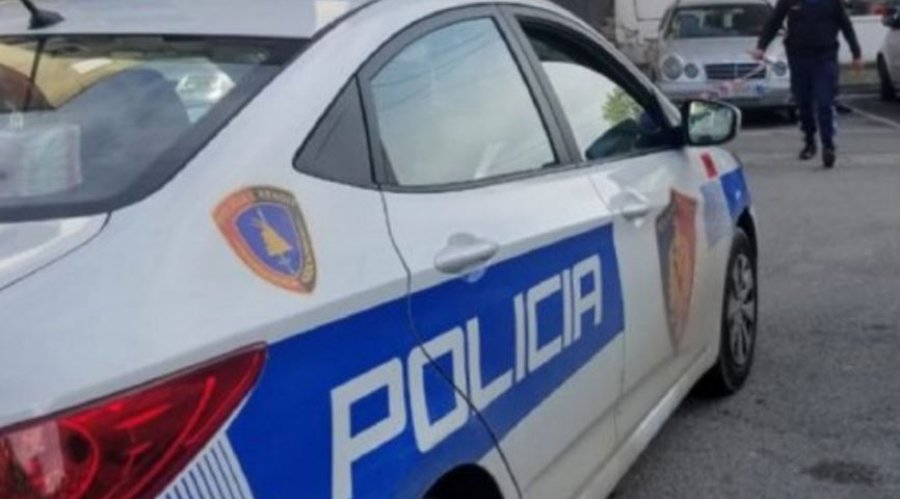 Arrestimi i personit që kërcënoi taksistin me thikë dhe i vodhi paratë në aksin Tiranë–Elbasan