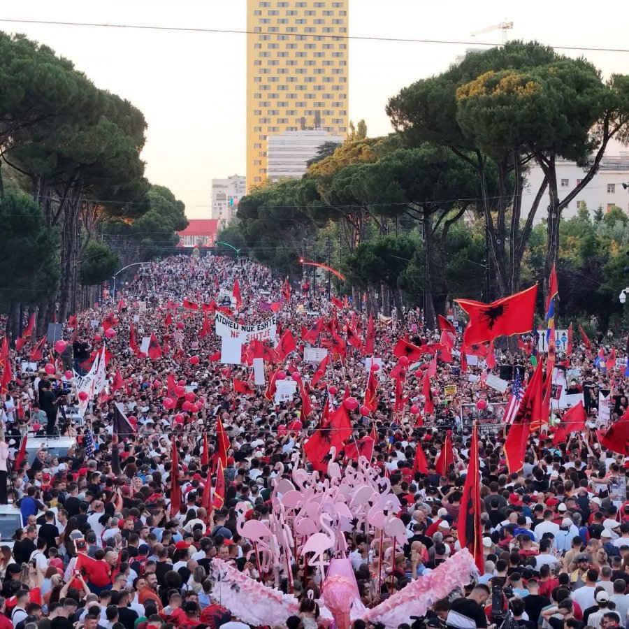 Bushati kundërshton teoritë për protestat: Shqipëria e Re është e pashmangshme